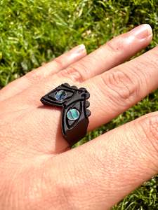 Jewellery: Ringi Upoko