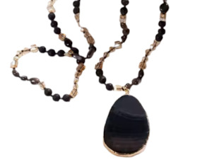 Beaded Necklaces: Natural Stone And Crystal Beaded Necklace With Stone Pendant Black
