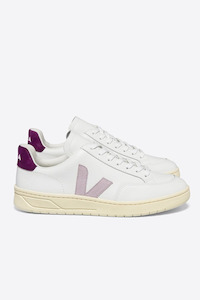 Veja: VEJA Parme Magenta V-12 Sneaker