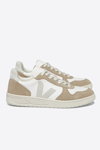 Veja: VEJA Natural Sahara V-10 Sneaker