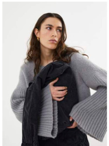 Emiko Knit-Light Grey