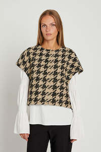 Rue De Femme: RUE DE FEMME NEW HIKA VEST