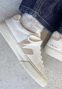 Veja: VEJA CAMPO EXTRA WHITE-NATURAL SUEDE