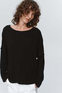 MARLE YELENA TEE-BLACK