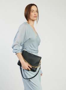 Saben: SABEN MATILDA CROSSBODY & CHUNKY CHAIN-BLACK