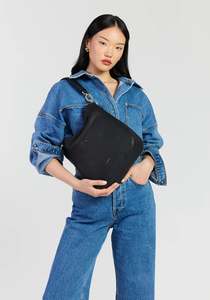 Saben: SABEN REBE SHOULDER BAG-BLACK LUXE
