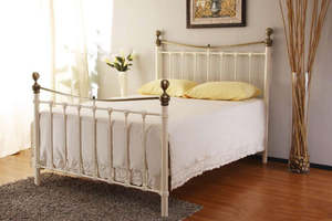 Swatch: Victorian High Bed with MEM23 Mattress Combo - Queen
