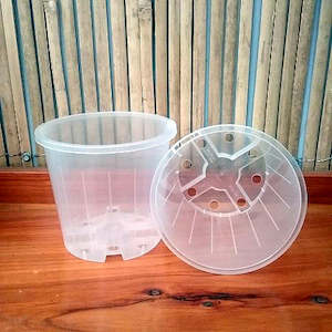 Accessories: 14cm Clear Plastic Pot