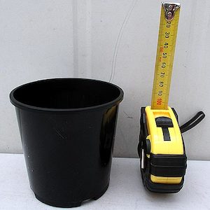Accessories 1: 10cm 750ml Black Round Plastic Pot