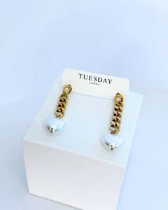 Tuesday Accessories: Chain Heart Earrings | Gold