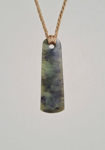 Pounamu Teardrop – Tuhuru Taonga