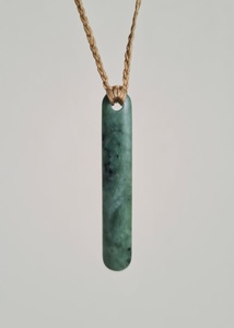 Pounamu Teardrop – Tuhuru Taonga