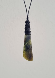 Pounamu Teardrop – Tuhuru Taonga