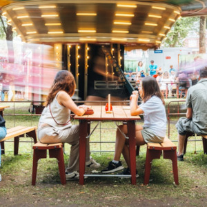 Furniture: Salut Beertable