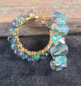 Earrings: Lilio - Earrings - 10 - Gold with blue crystals hoops