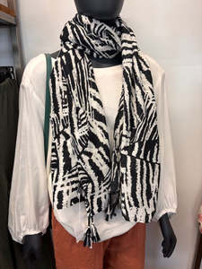 Scarf: Enhance - Contrast Black/White Scarf