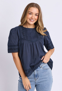 Foxwood: Foxwood | Juna Top | Dark Sapphire