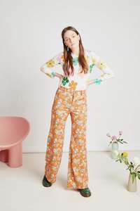 Everyday Is Magic Aw22: Sisterhood flares