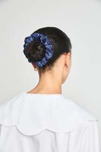 Life Is A Flower: Mini scrunchie - Navy posy