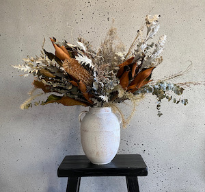 Winter – dried flower arrangement