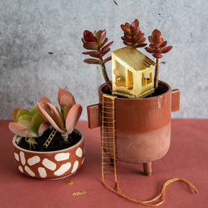 Cover Pots: Tiny treehouse (for your plants)