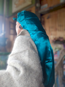 Long satin bonnet