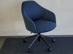 Products: Chair – Helium