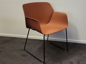 Products: Chair – Nuez armchair – Terracotta
