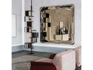 Mirrors: GLENN MAGNUM