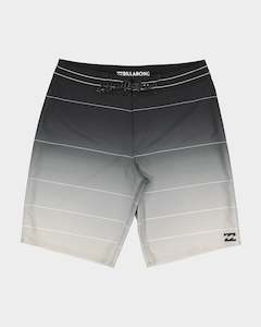 Boardshorts: BILLABONG FLUID AIRLITE 20" BOARDSHORT - BLACK