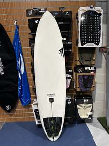 Surf: 2nd Hand Firewire Twinzer w/ fins 7'0, 48L