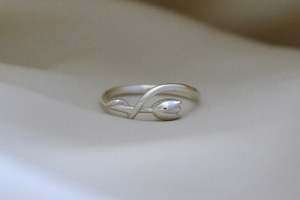 Botanical: Entwined Tulip Ring