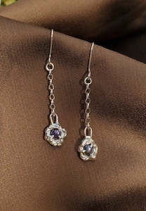 Mothmade Jewels Upstream Earrings Black Pearl