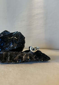 Chills Heart Ring Onyx