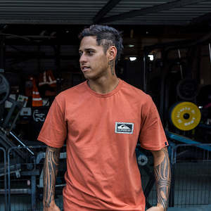 Quiksilver: QUIKSILVER TEE - TIKI SS TEE / BAKED CLAY