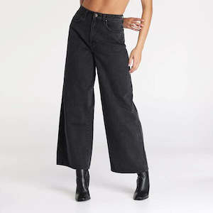 Wrangler Product: WRANGLER JEANS - FARRAH / EQUINOX BLACK