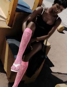 New In 1: Rosa Lace Knee-Highs Dusty Pink