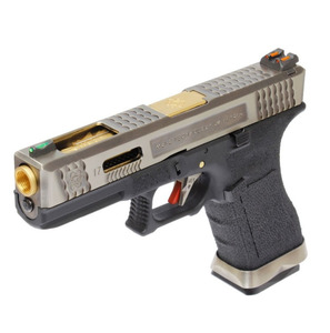 Special Items: WE - Glock 17 T3 GBB Pistol - Gold barrel / Silver Slide