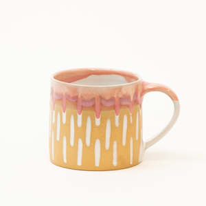 Kitchen: Etched Stoneware Mug - Natural & Pink