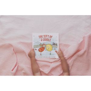 Junior Reads: The Kiss Co - The Gift Of A Cuddle Paperback