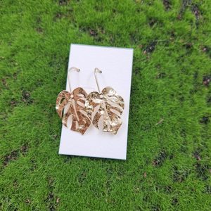 Monstera Earrings - Urban Roots