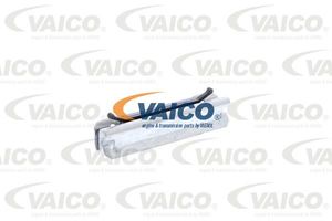 Vaico: BMW Windscreen Moulding Clip
