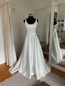 Wedding Dress: Jennifer