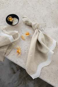 Natural and White Waved Linen Table Napkin Set