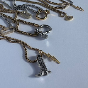 Solo Chains: Cowgirl Era Necklace
