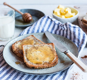 Products: Venerdi Pure Foodie Organic Activated Six Seed - Venerdi