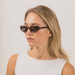 Eyewear: Sito Shades | Lourdes Pebble Tort