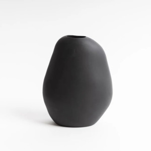 Ned: Harmie Joe Vase | Charcoal