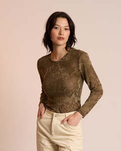 Neris: Neris Finn Top | Caper