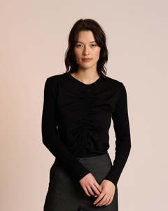 Neris: Neris 100% Merino  Rouched Top | Black